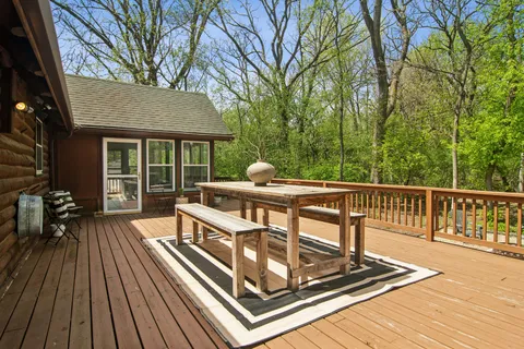 $565,000 | 200 Wildwood Lane, Fox River Grove, IL 60021