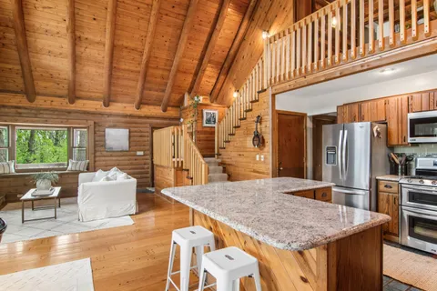 $565,000 | 200 Wildwood Lane, Fox River Grove, IL 60021