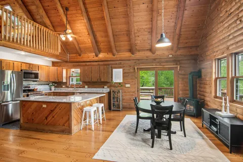 $565,000 | 200 Wildwood Lane, Fox River Grove, IL 60021