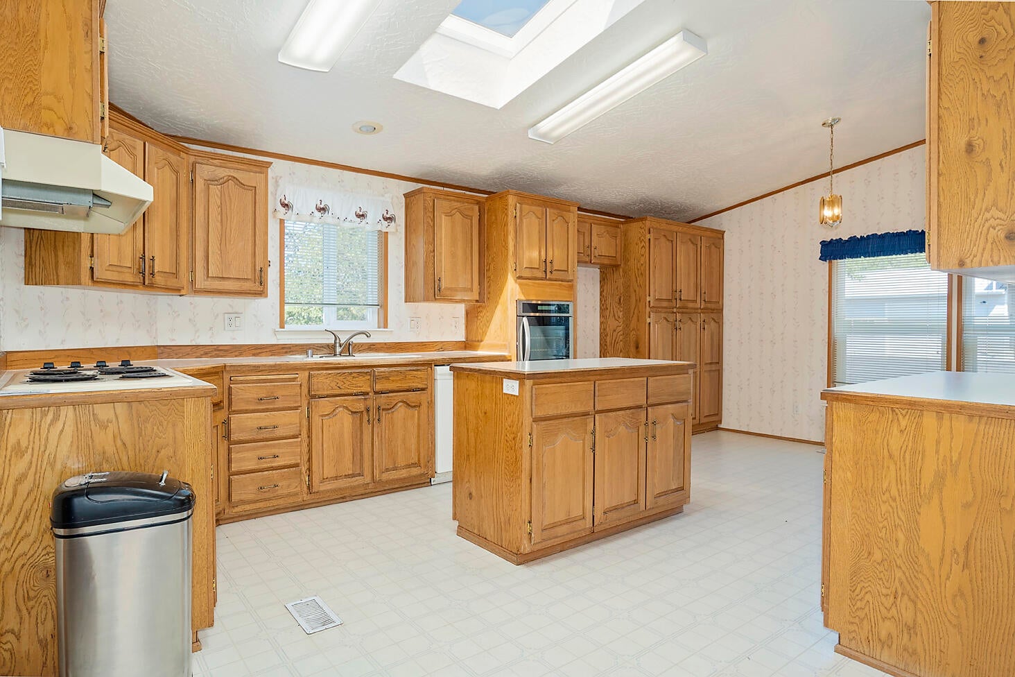 3735 Cobleigh Road Eagle Point, OR 97524 - Photo 6 of 39 Cobleigh_006 copy