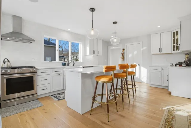 $1,050,000 | 6 Everett Street, Stoneham, MA 02180