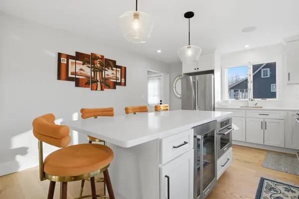 $999,900 | 6 Everett Street, Stoneham, MA 02180