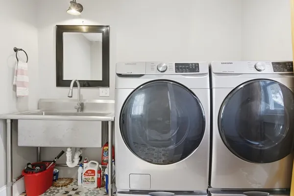 $999,900 | 6 Everett Street, Stoneham, MA 02180