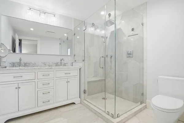 $999,900 | 6 Everett Street, Stoneham, MA 02180