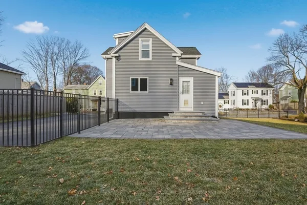 $999,900 | 6 Everett Street, Stoneham, MA 02180