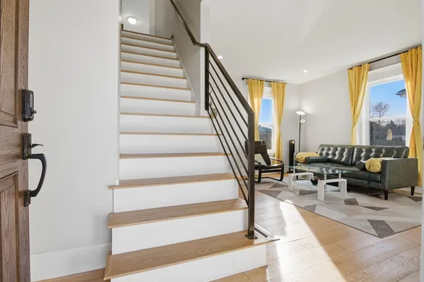 $999,900 | 6 Everett Street, Stoneham, MA 02180