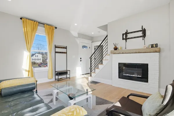 $999,900 | 6 Everett Street, Stoneham, MA 02180