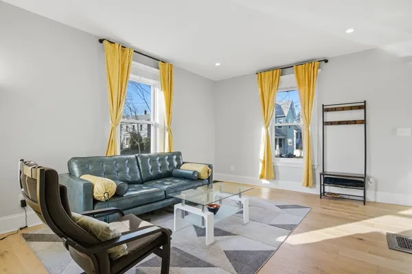 $999,900 | 6 Everett Street, Stoneham, MA 02180