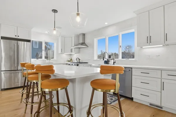 $999,900 | 6 Everett Street, Stoneham, MA 02180