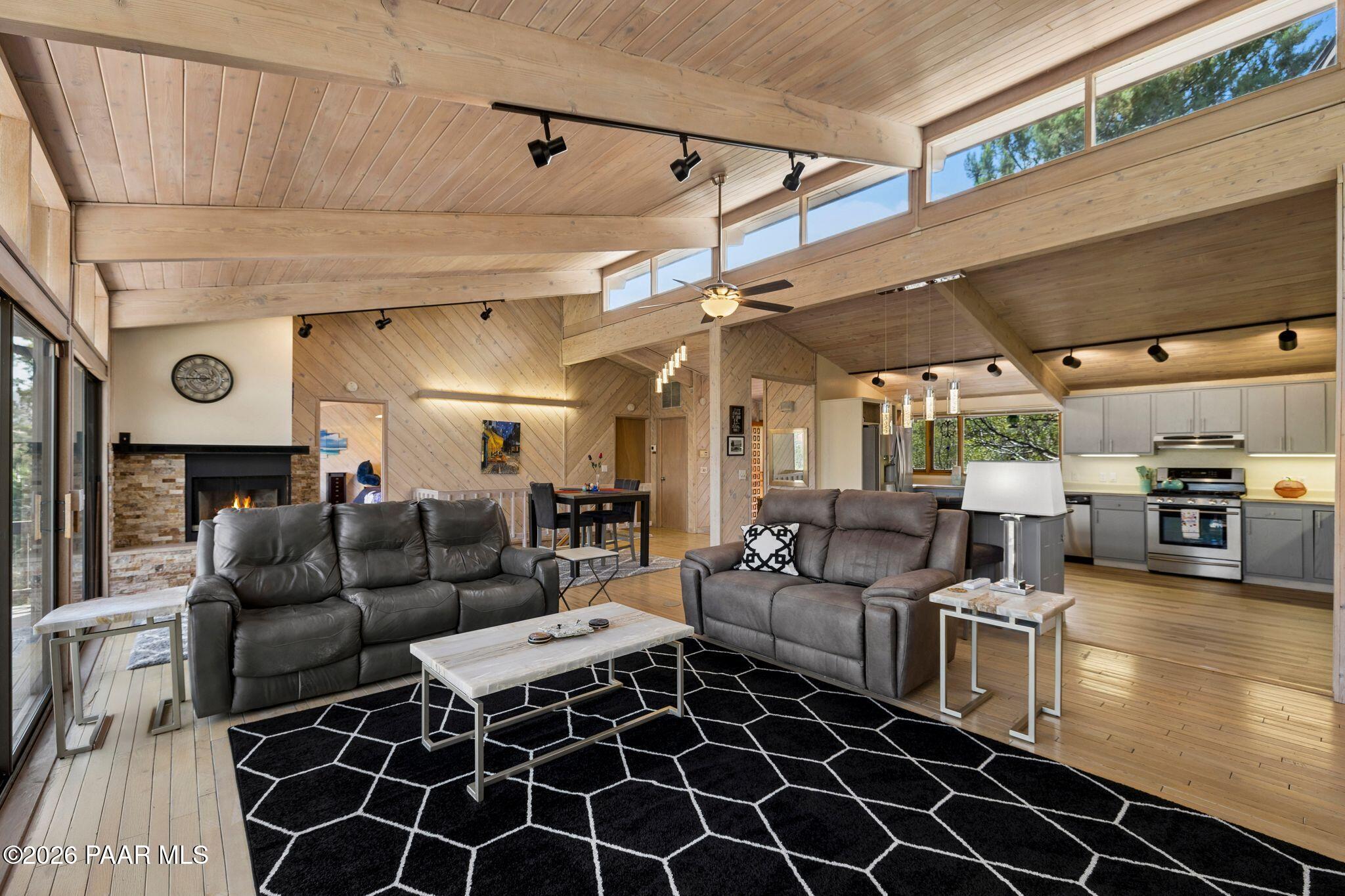 125 Kashmir Road Sedona, AZ 86336 - Photo 26 of 130 111-Living Room
