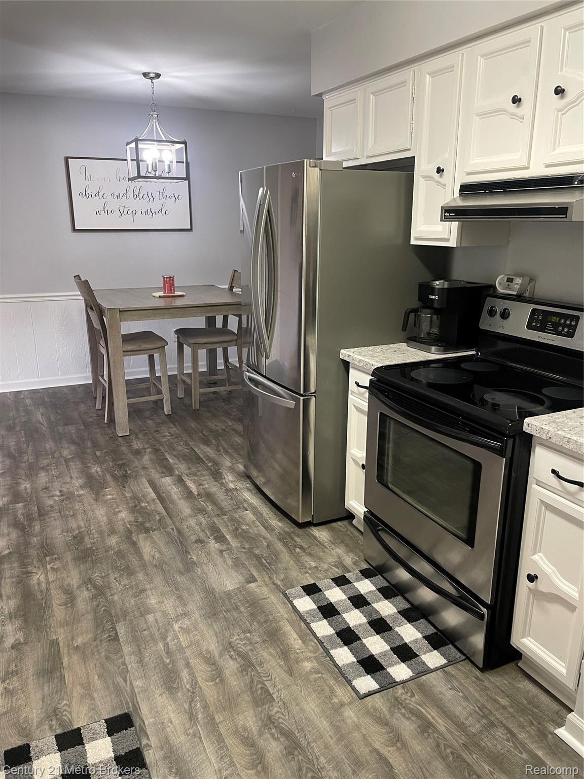 7011 Brewer Road Flint, MI 48507 - Photo 6 of 17 EB7B8CF4-8426-47E3-896A-E4153F0900A7.jpeg