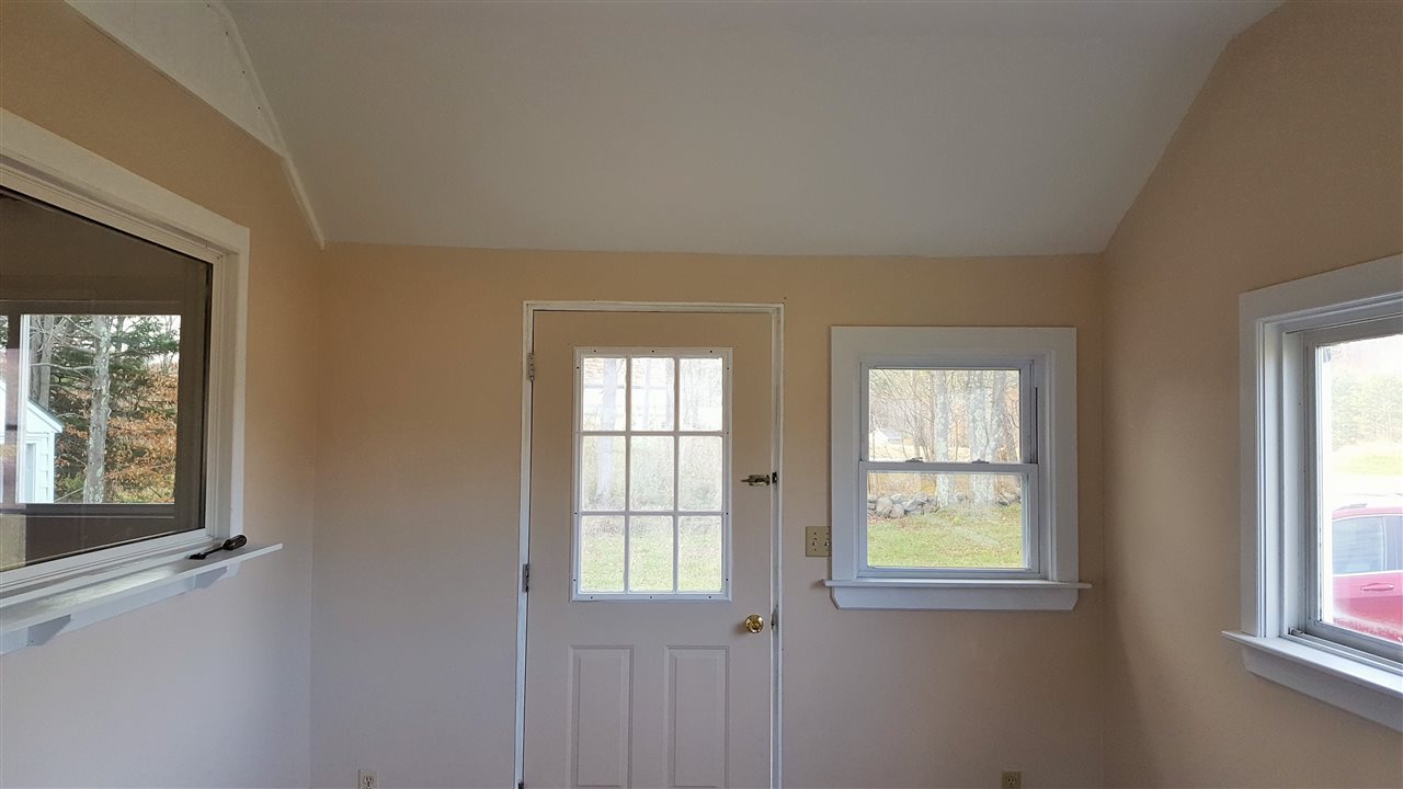 1074 Upper City Road Pittsfield, NH 03263 - Photo 7 of 29