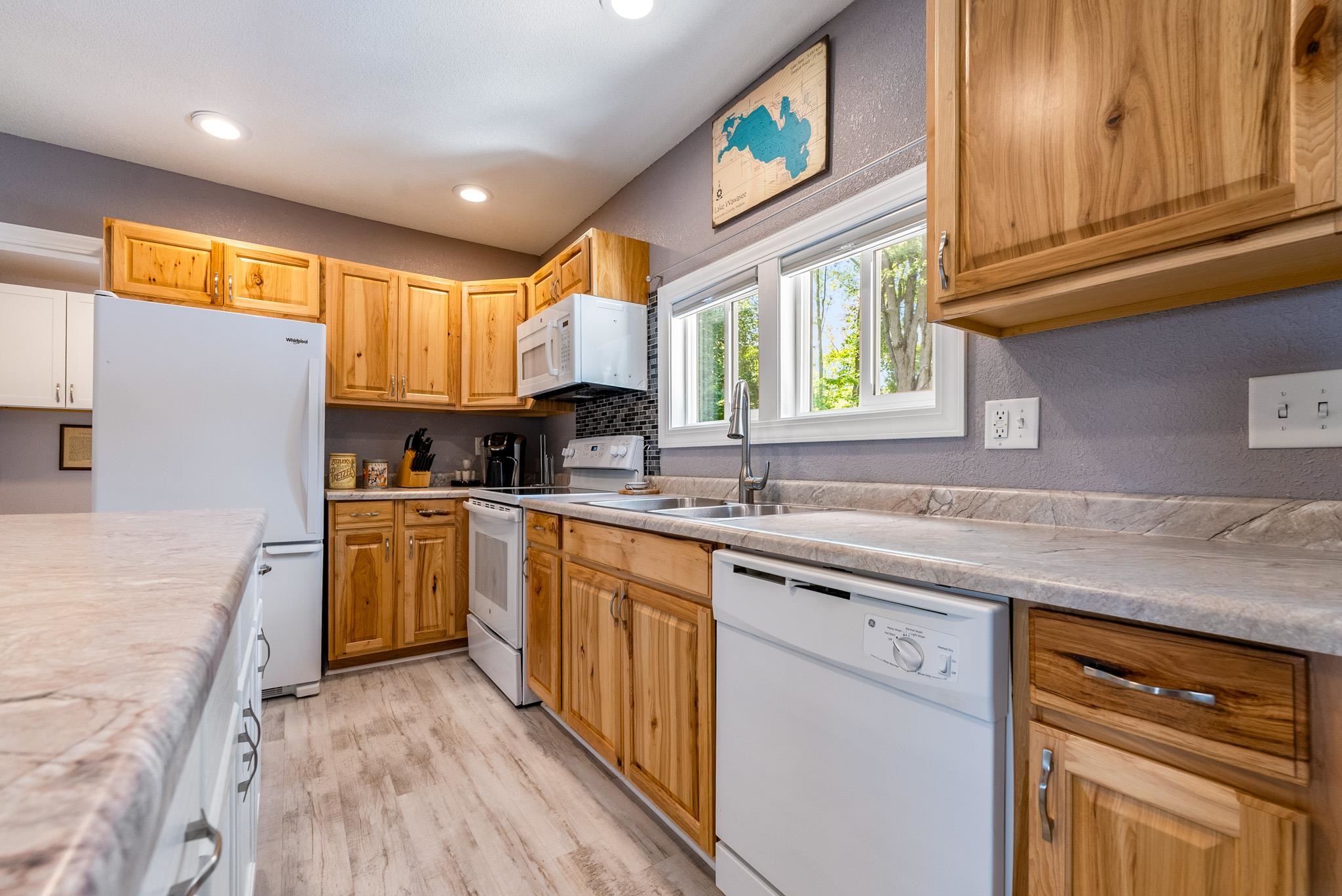 8629 East Hatchery Road Syracuse, IN 46567 - Photo 14 of 35