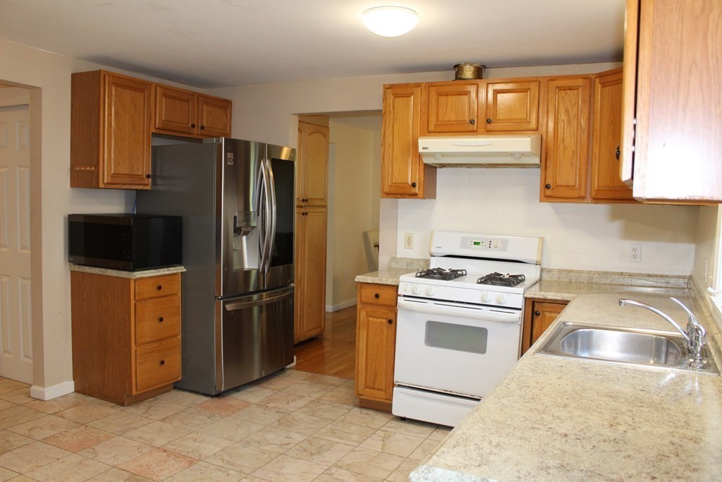 26 Carl R Ghilani Circle Ashland, MA 01721 - Photo 12 of 42 Gallery Image 12