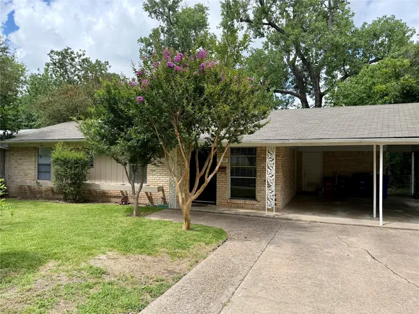 $2,000 | 5510 Delwood Drive, Austin, TX 78723