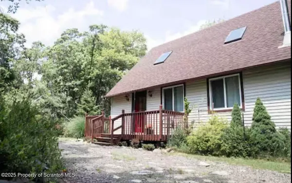 $2,100 | 221 Ash Drive, Long Pond, PA 18334