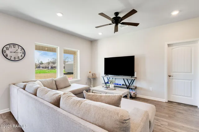 $220,000 | 189 Hains Drive, Sunset, LA 70584