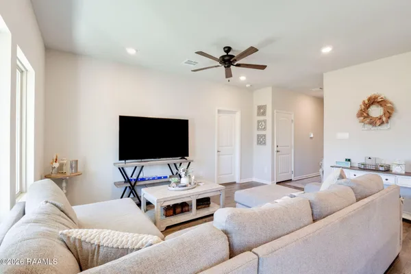 $220,000 | 189 Hains Drive, Sunset, LA 70584