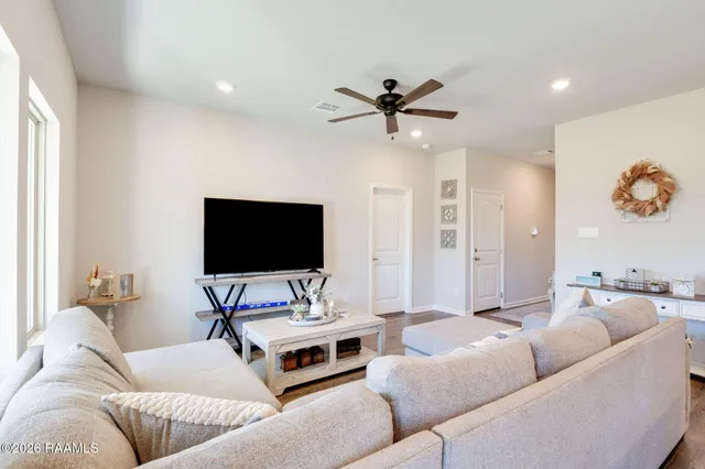 $220,000 | 189 Hains Drive, Sunset, LA 70584