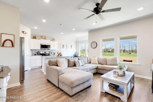 $220,000 | 189 Hains Drive, Sunset, LA 70584