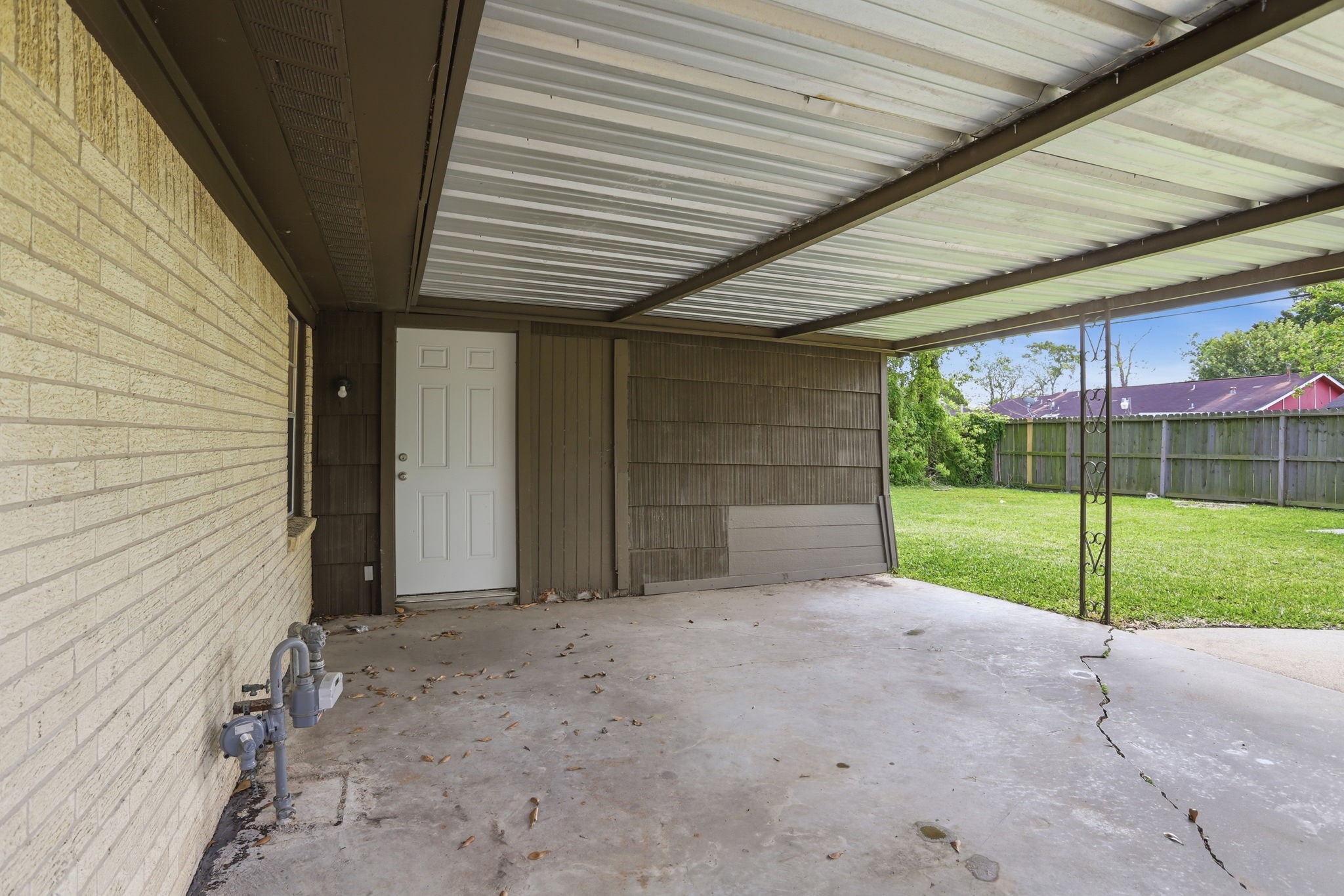 5242 Grace Point Lane Houston, TX 77048 - Photo 33 of 38 a view of a house with backyard and porch
