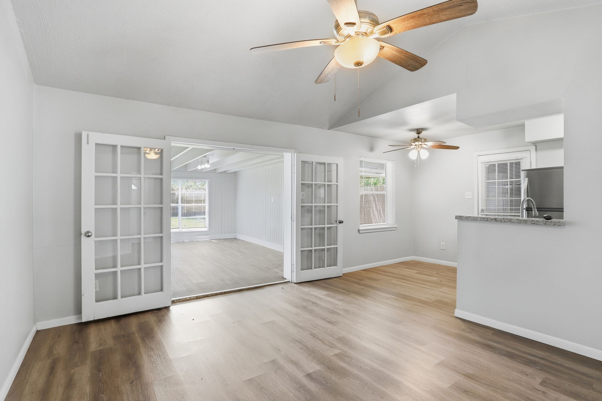 5242 Grace Point Lane Houston, TX 77048 - Photo 10 of 38