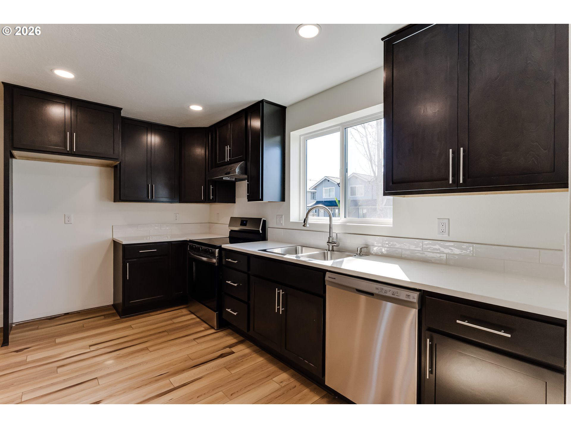 231-233 South 41st Place Springfield, OR 97478 - Photo 13 of 37