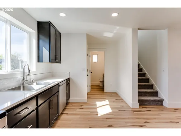 $650,000 | 231-233 South 41st Place, Springfield, OR 97478