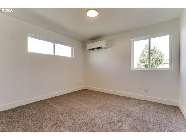 $650,000 | 231-233 South 41st Place, Springfield, OR 97478