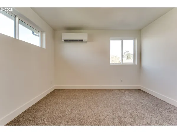 $650,000 | 231-233 South 41st Place, Springfield, OR 97478