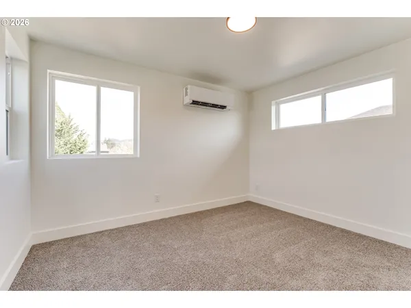 $650,000 | 231-233 South 41st Place, Springfield, OR 97478