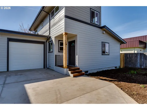 $650,000 | 231-233 South 41st Place, Springfield, OR 97478