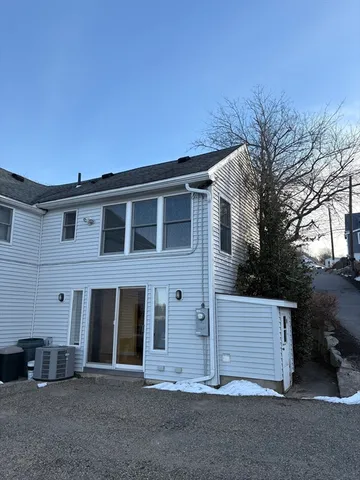 $2,850 | 3 Piraino Lane, Unit 1, Gloucester, MA 01930