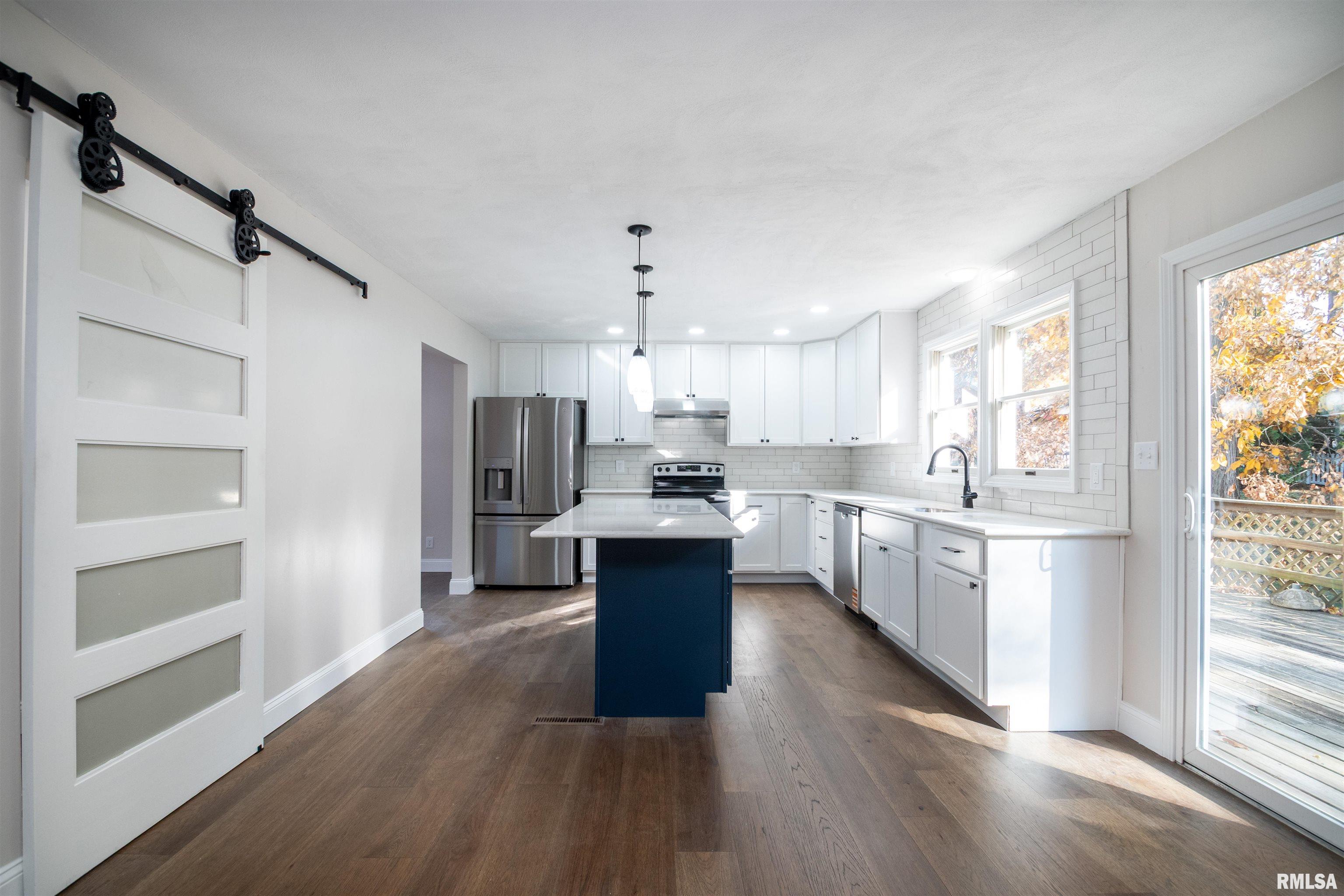 6520 North Talisman Terrace Peoria, IL 61615 - Photo 11 of 46