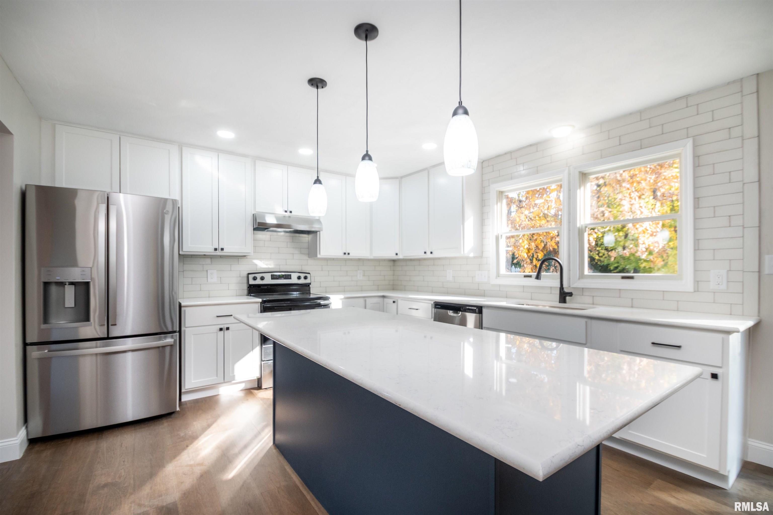 6520 North Talisman Terrace Peoria, IL 61615 - Photo 12 of 46