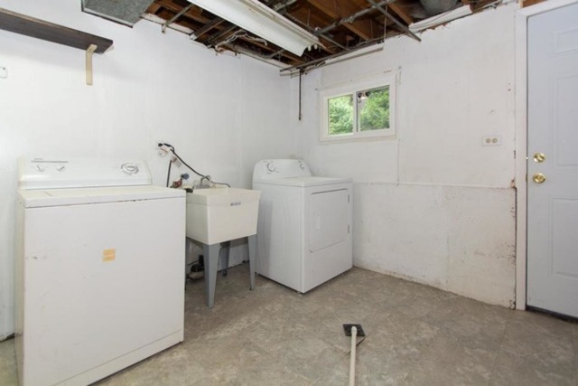 716 Ranch Road Wheaton, IL 60187 - Photo 17 of 24 a utility room with dryer and washer