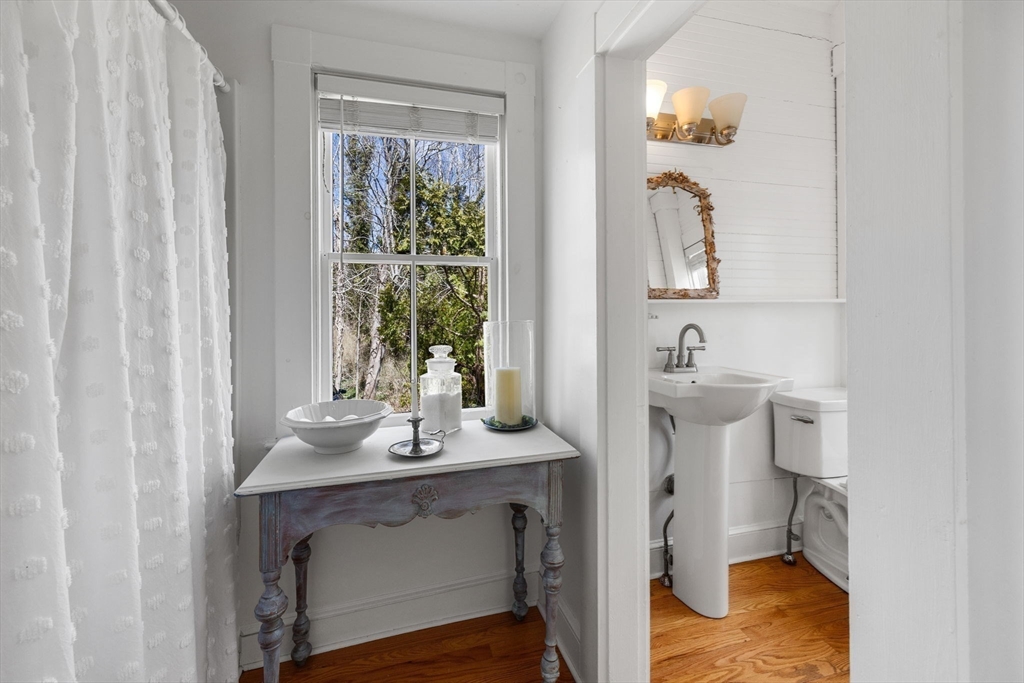 194 Rte 6a Yarmouth, MA 02675 - Photo 19 of 40