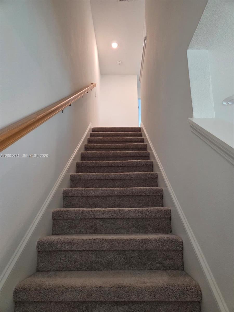 3230 Skyline Loop, Unit 3230 Kissimmee, FL 34758 - Photo 4 of 8 a view of entryway