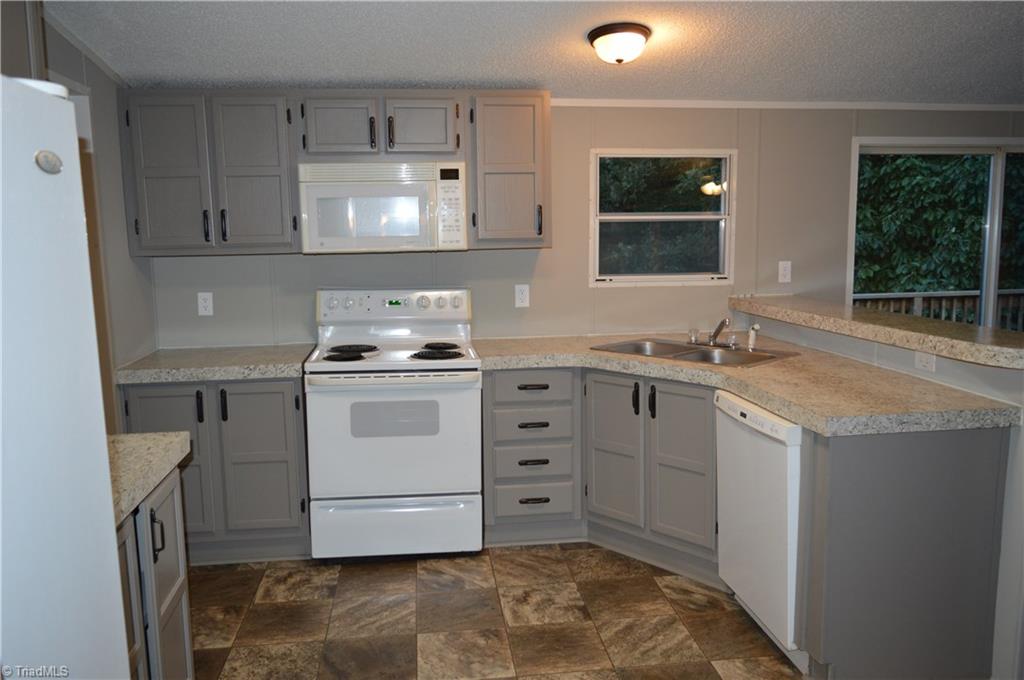 4015 Price Road Eden, NC 27288 - Photo 2 of 25 Gallery Image 2