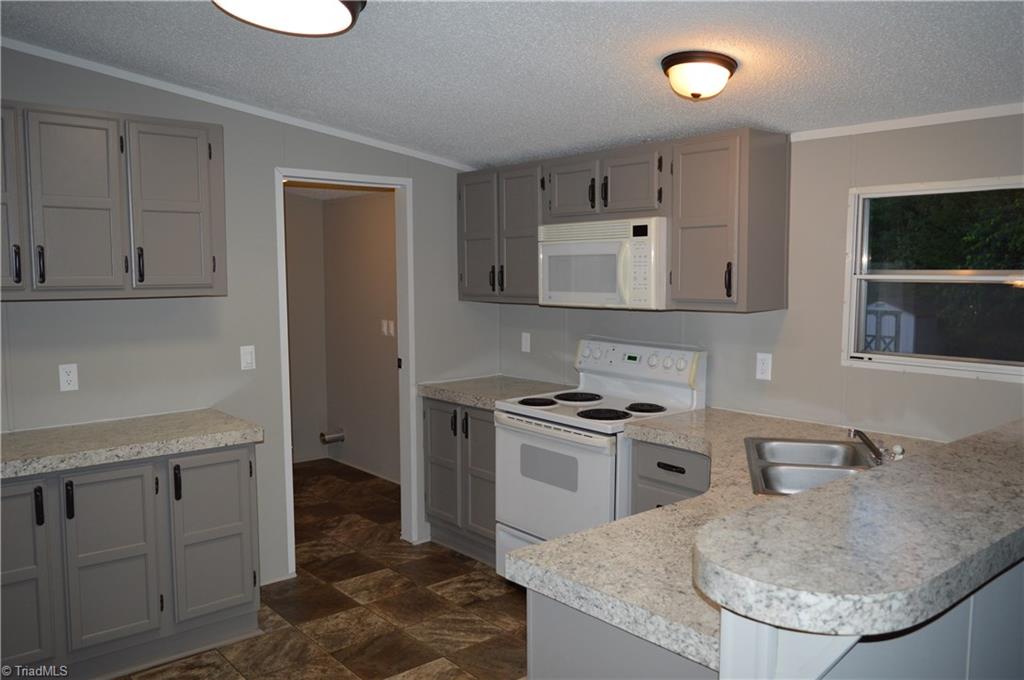 4015 Price Road Eden, NC 27288 - Photo 8 of 25 Gallery Image 8