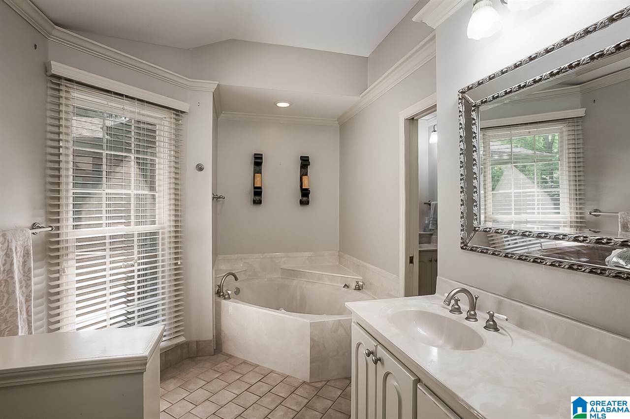 3632 Leslie Ann Road Birmingham, AL 35243 - Photo 17 of 35