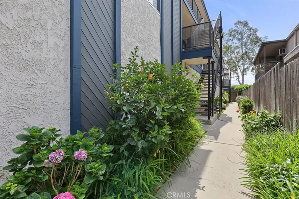 $789,000 | 412 Burchett Street, Unit 17, Glendale, CA 91203