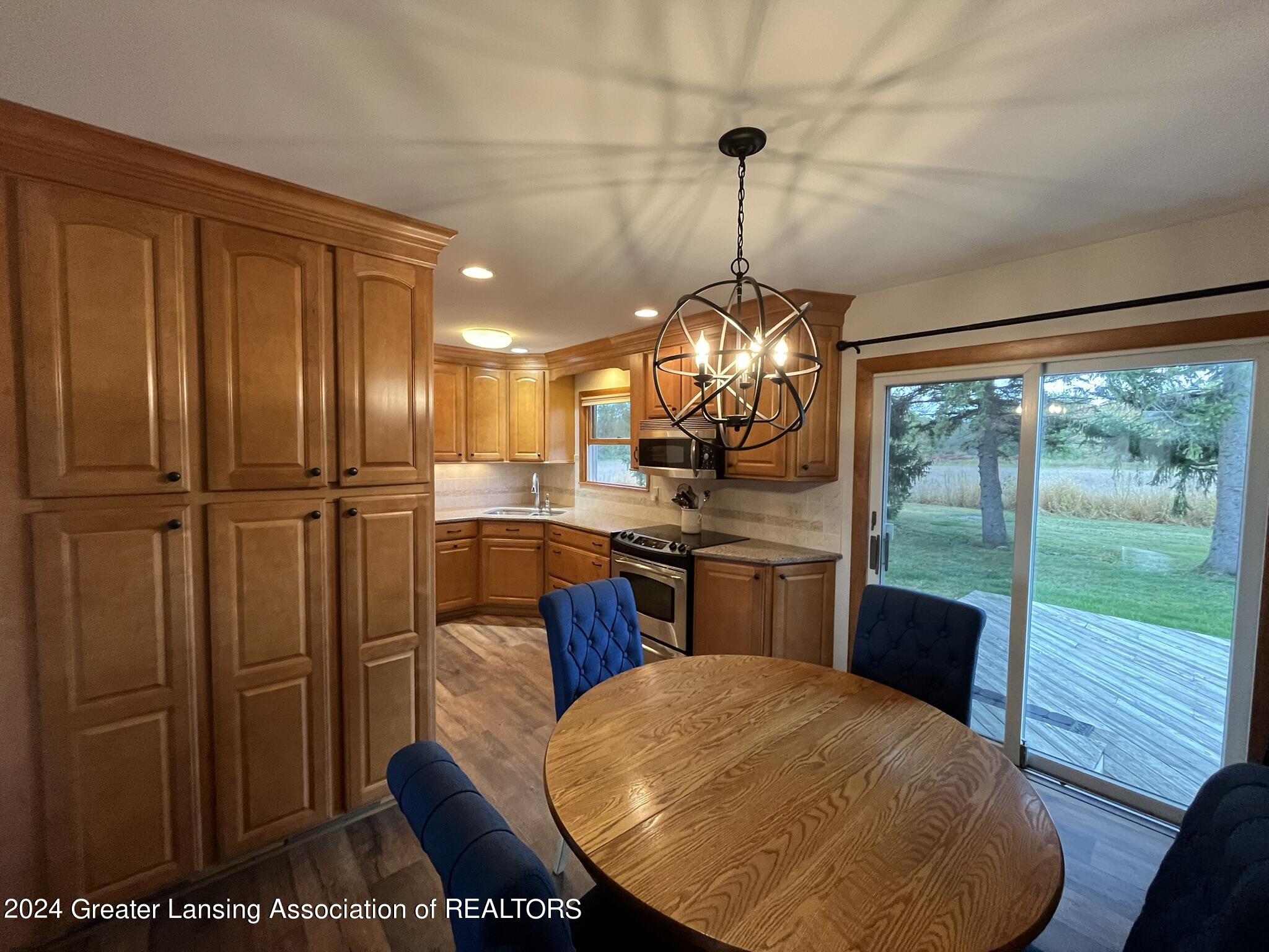 1949 Darling Road Mason, MI 48854 - Photo 8 of 28 IMG_0058