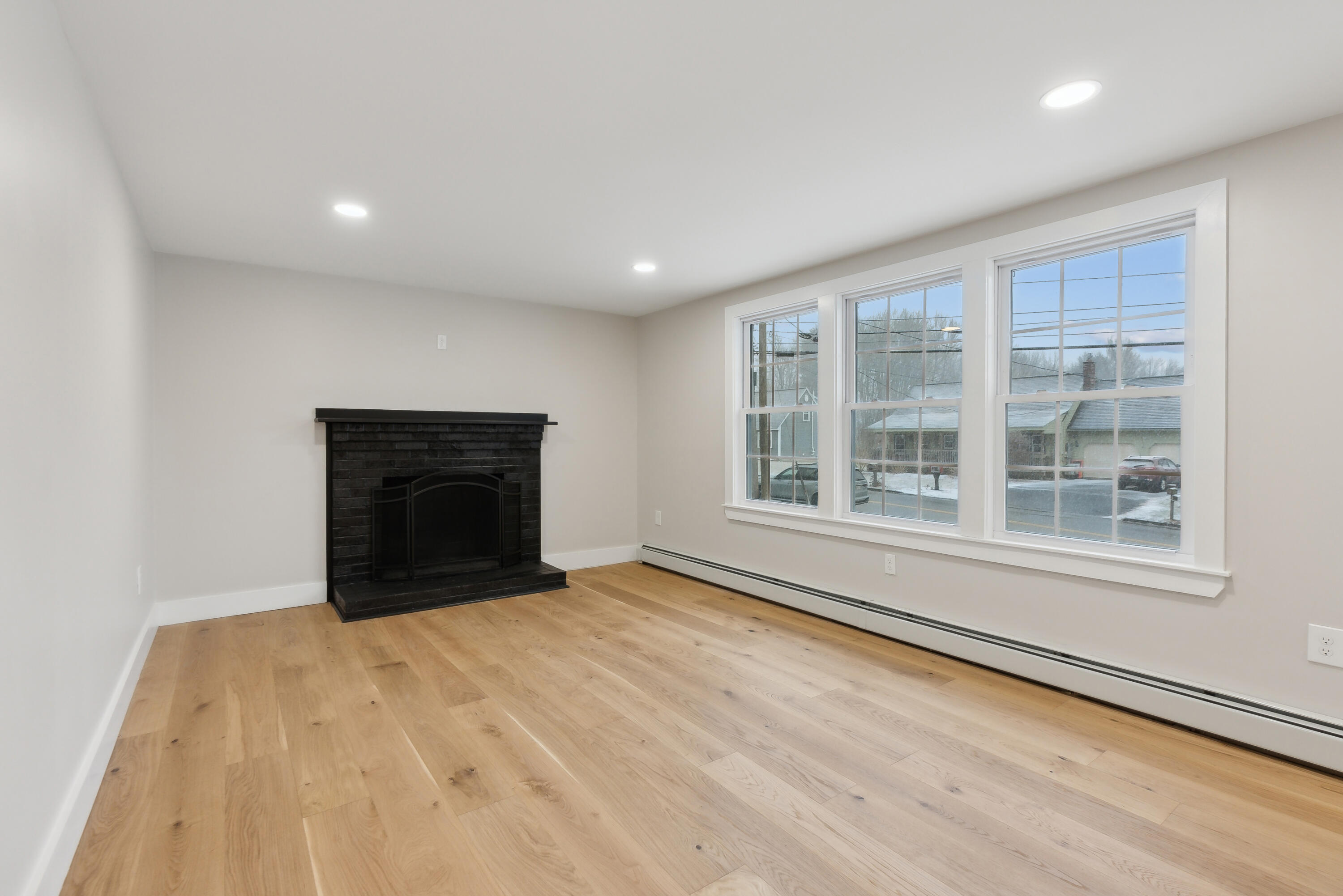 547 Summit Street Portland, ME 04103 - Photo 8 of 23 DSC07642