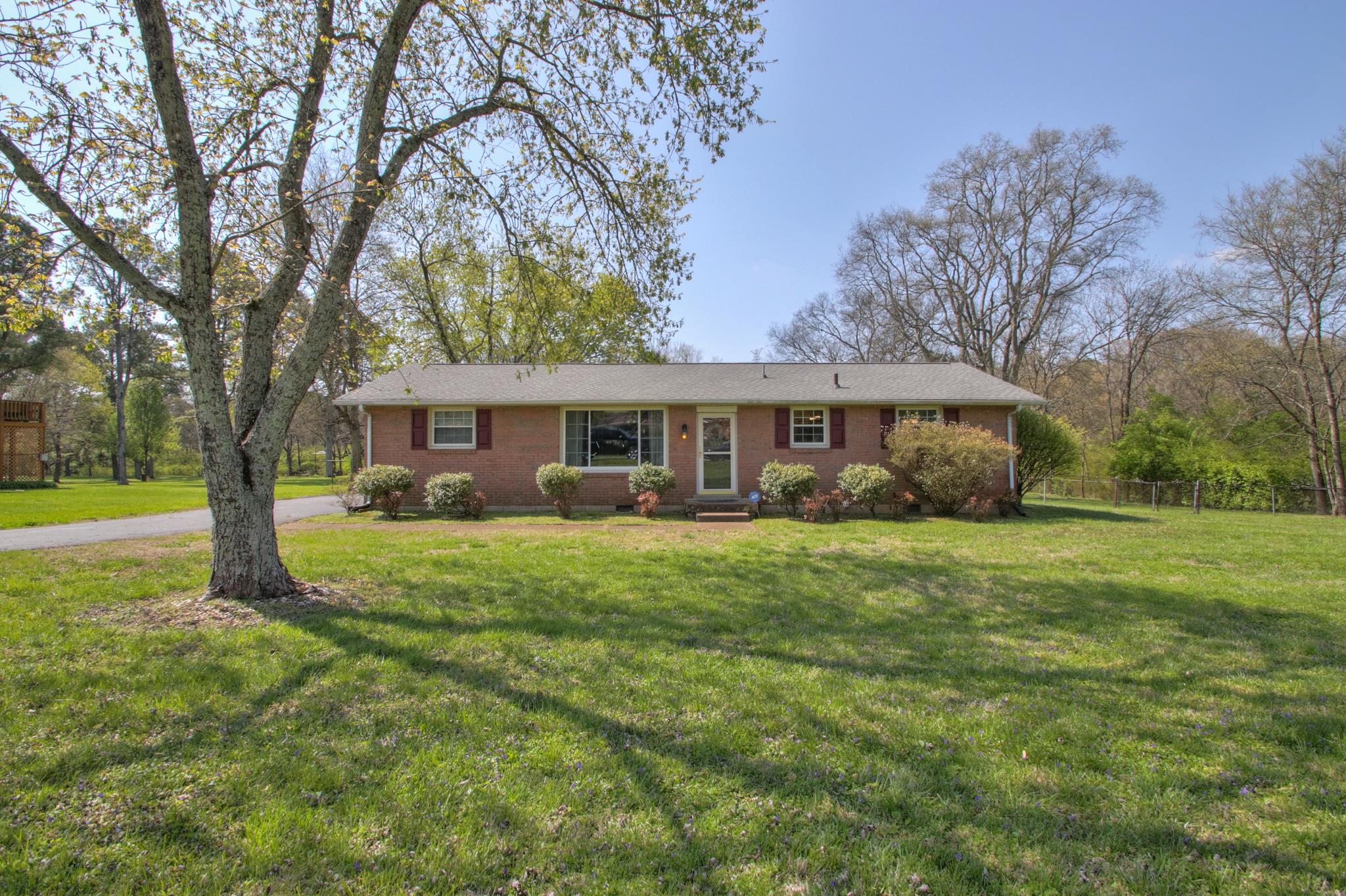 105 Edgebrook Road Goodlettsville, TN 37072 - Photo 2 of 23 Gallery Image 2
