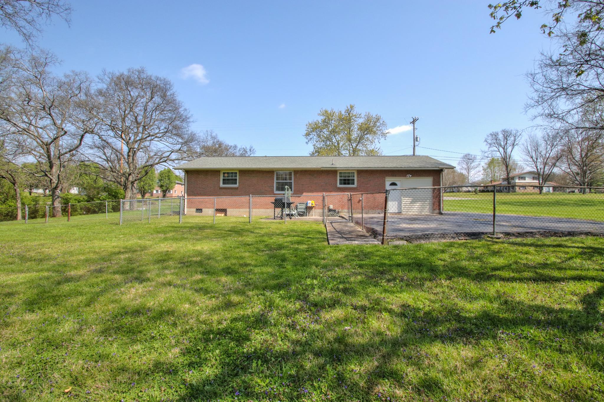 105 Edgebrook Road Goodlettsville, TN 37072 - Photo 5 of 23 Huge backyard