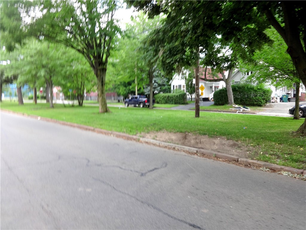 409 Central Park Rochester, NY 14605 - Photo 15 of 15 Park in the road center
