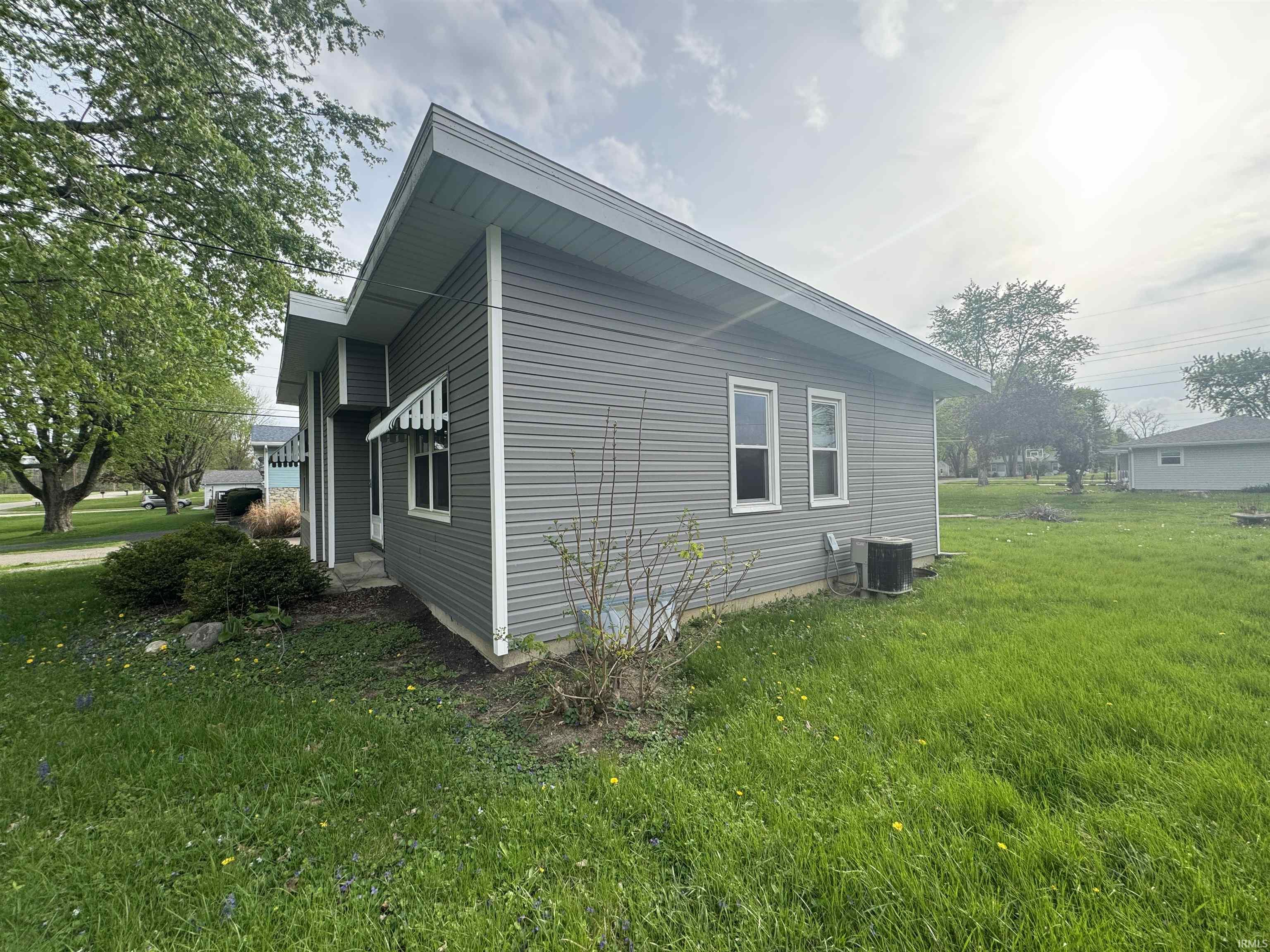 321 South Walnut Street New Castle, IN 47362 - Photo 4 of 29