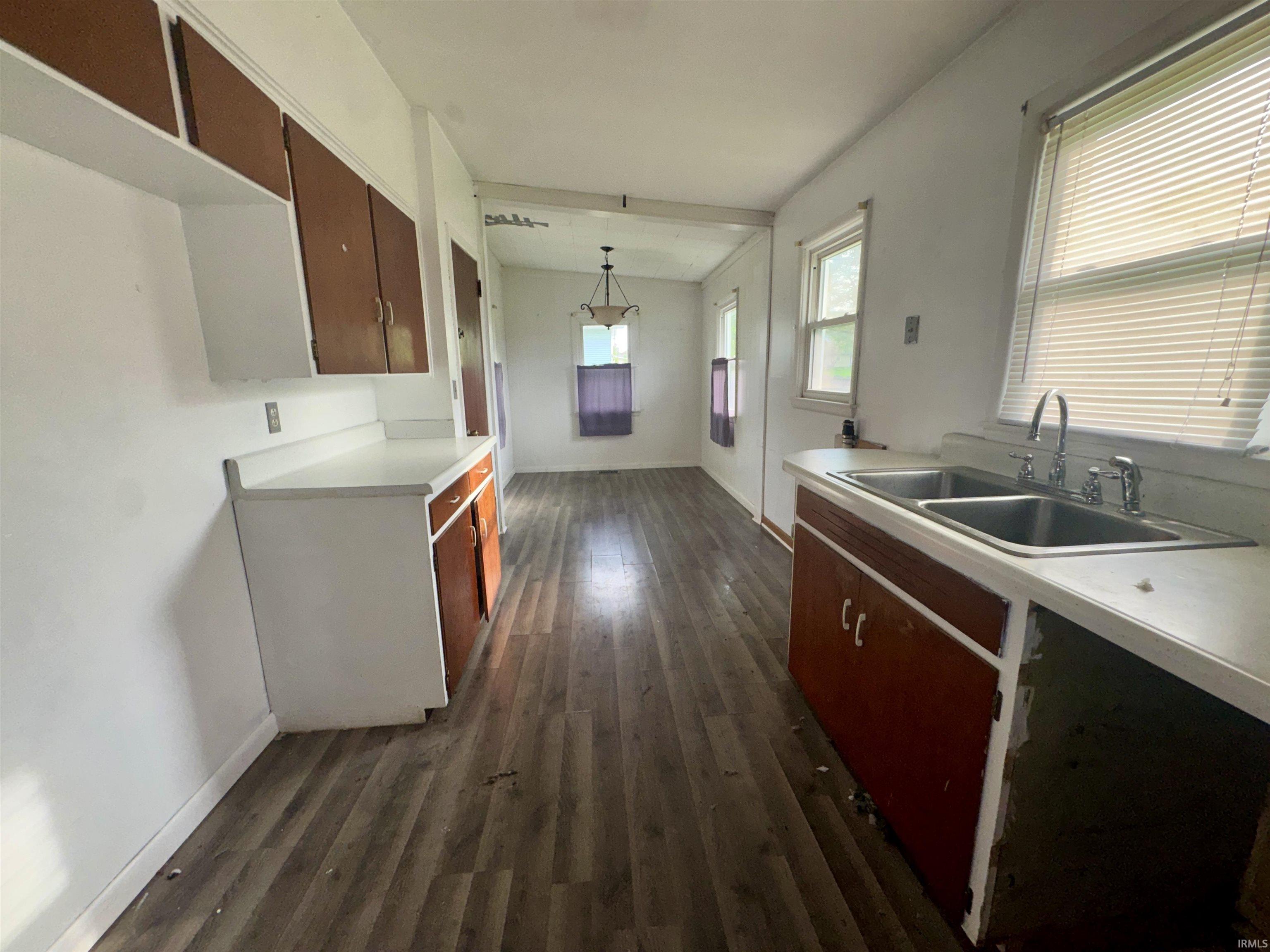 321 South Walnut Street New Castle, IN 47362 - Photo 9 of 29