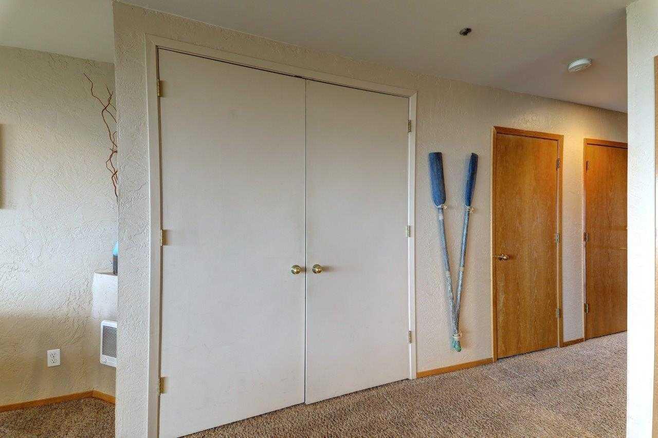 561 South Promenade Seaside, OR 97138 - Photo 15 of 35 Beach Club condo Murphy Bed